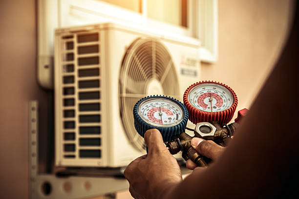 Professional Hvac Installation technician working in Moore, OK
